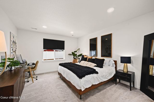 16037 N Hadley Loop, Rathdrum, ID 83858