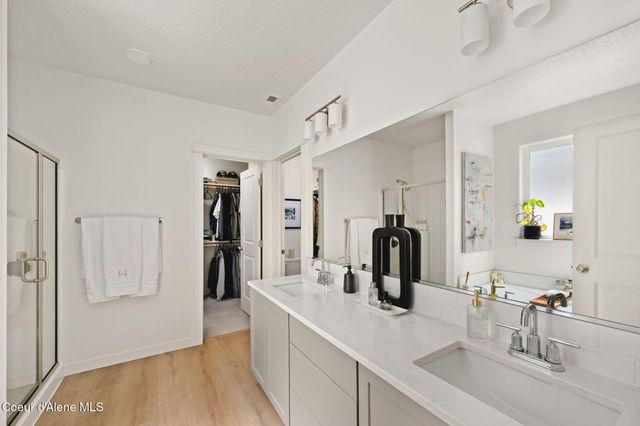 16037 N Hadley Loop, Rathdrum, ID 83858