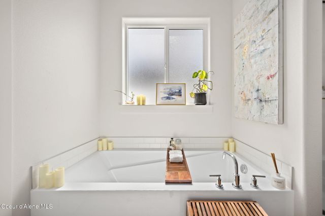 16037 N Hadley Loop, Rathdrum, ID 83858