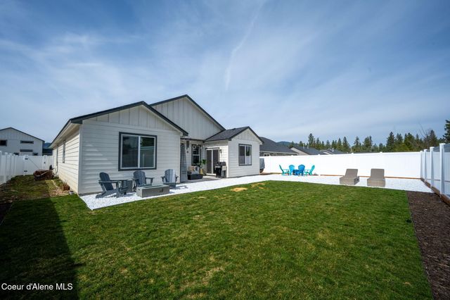 16037 N Hadley Loop, Rathdrum, ID 83858