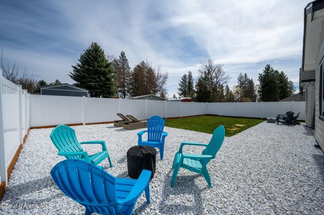 16037 N Hadley Loop, Rathdrum, ID 83858