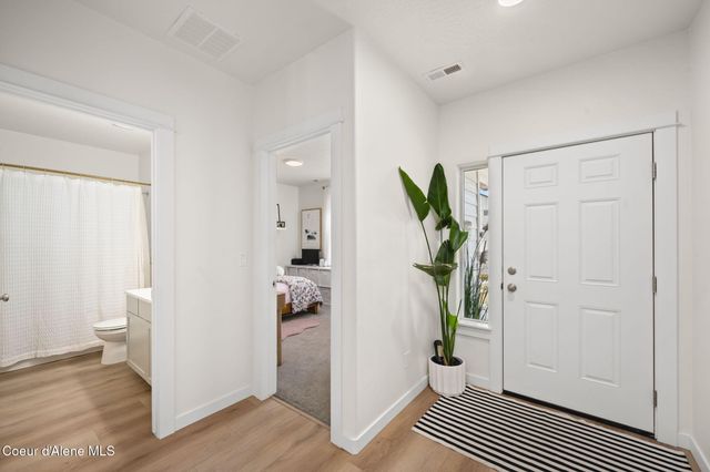 16037 N Hadley Loop, Rathdrum, ID 83858