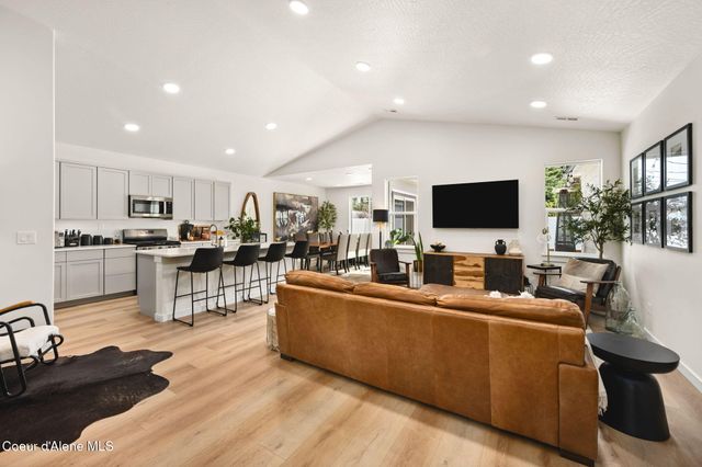 16037 N Hadley Loop, Rathdrum, ID 83858