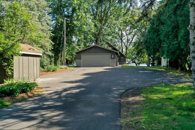 7271 N Shore Trail, Forest Lake, MN 55025