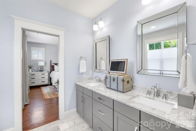 1421 Downs Avenue, Charlotte, NC 28205
