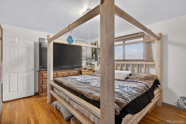 1337 Sharpe Place, Longmont, CO 80501