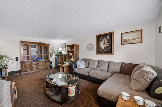 1337 Sharpe Place, Longmont, CO 80501