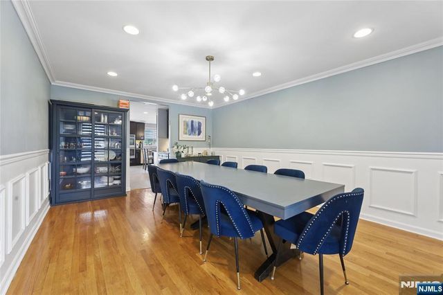 135 Rector Court, Bergenfield, NJ 07621