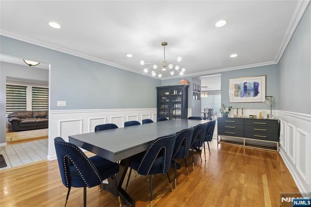135 Rector Court, Bergenfield, NJ 07621