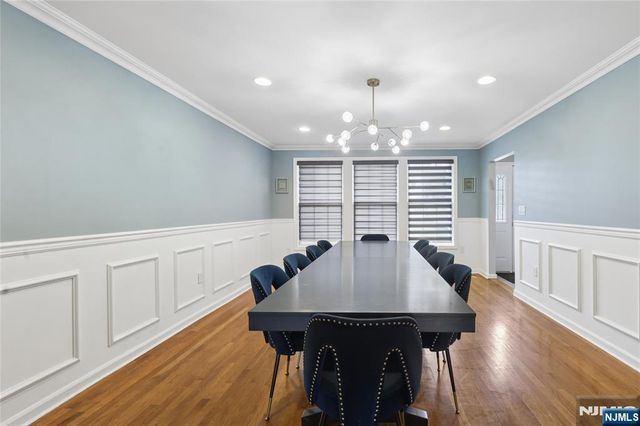 135 Rector Court, Bergenfield, NJ 07621
