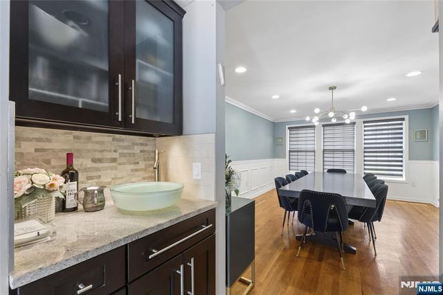 135 Rector Court, Bergenfield, NJ 07621
