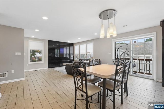 135 Rector Court, Bergenfield, NJ 07621