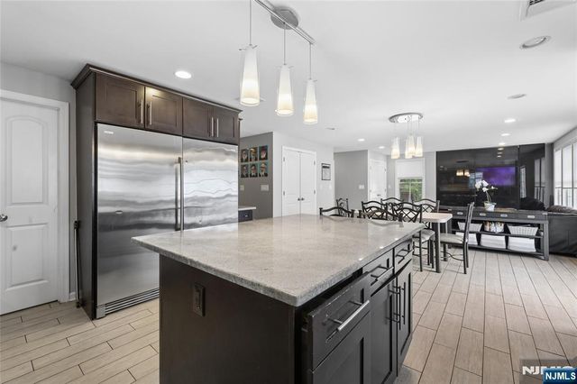 135 Rector Court, Bergenfield, NJ 07621