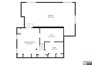 135 Rector Court, Bergenfield, NJ 07621