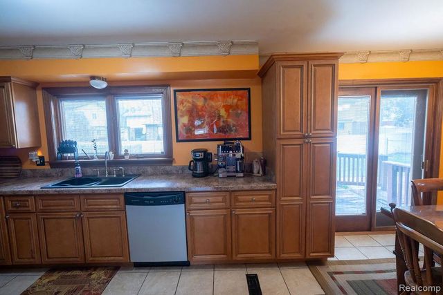 19495 Wherle Drive, Riverview, MI 48193