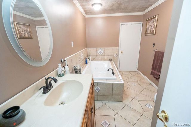 19495 Wherle Drive, Riverview, MI 48193