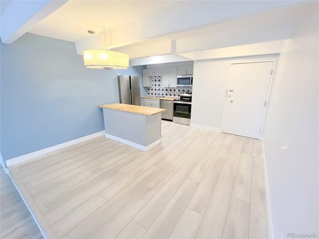 8060 E Girard Avenue 601, Denver, CO 80231