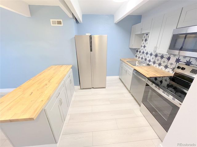 8060 E Girard Avenue 601, Denver, CO 80231
