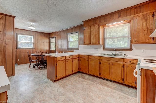 1613 Courtland Avenue, Reidsville, NC 27320