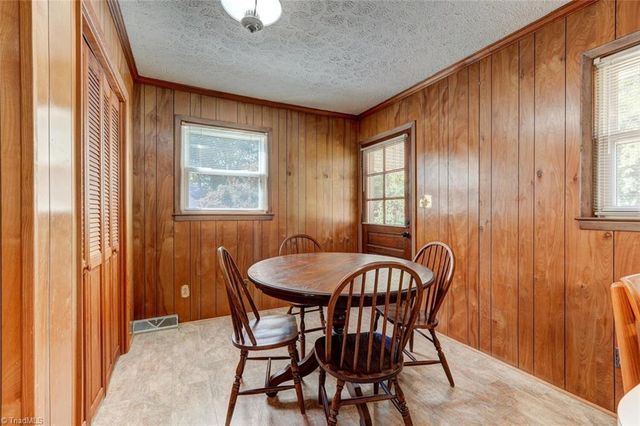 1613 Courtland Avenue, Reidsville, NC 27320