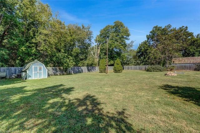 1613 Courtland Avenue, Reidsville, NC 27320