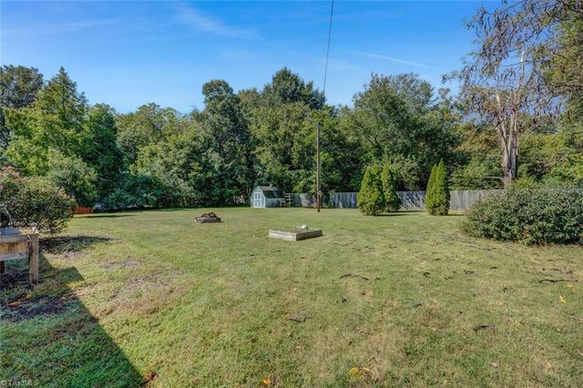 1613 Courtland Avenue, Reidsville, NC 27320