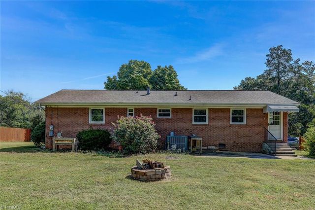 1613 Courtland Avenue, Reidsville, NC 27320