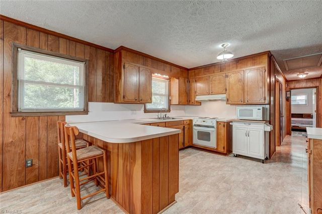 1613 Courtland Avenue, Reidsville, NC 27320