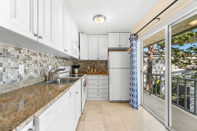 6451 ELMWOOD AVENUE H, Sarasota, FL 34231