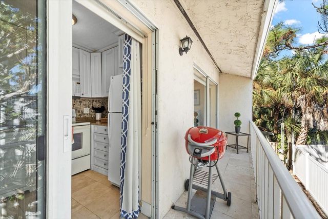 6451 ELMWOOD AVENUE H, Sarasota, FL 34231