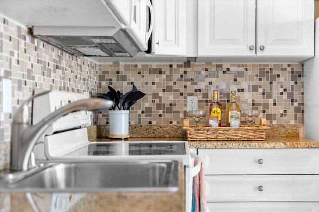 6451 ELMWOOD AVENUE H, Sarasota, FL 34231