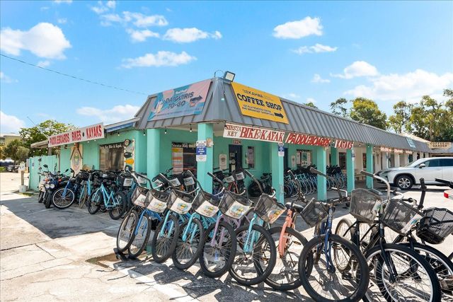 6451 ELMWOOD AVENUE H, Sarasota, FL 34231