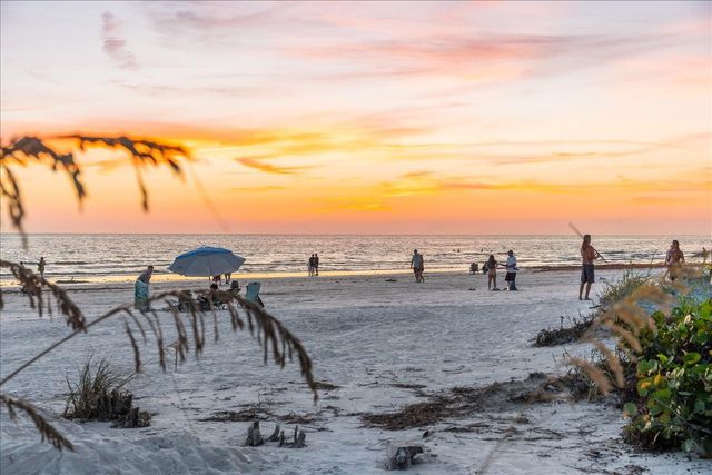 6451 ELMWOOD AVENUE H, Sarasota, FL 34231