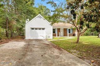 212 Kerry Court, Jacksonville, NC 28546