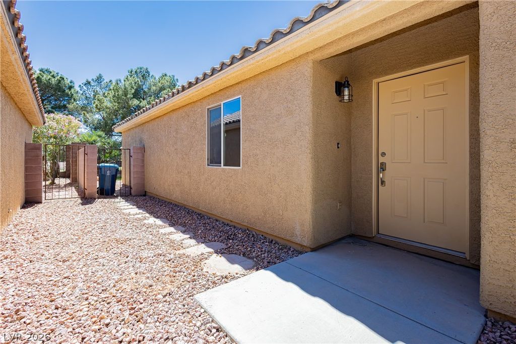 5657 Harbour Pointe Avenue, Las Vegas, NV 89122 — photo 3