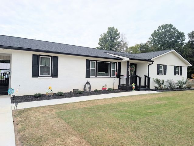 14 Simmons Cir, Fayetteville, TN 37334