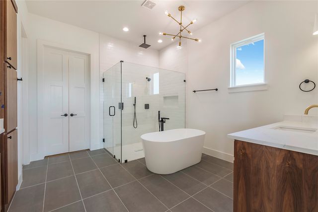 430 Whispering Way, Red Oak, TX 75154