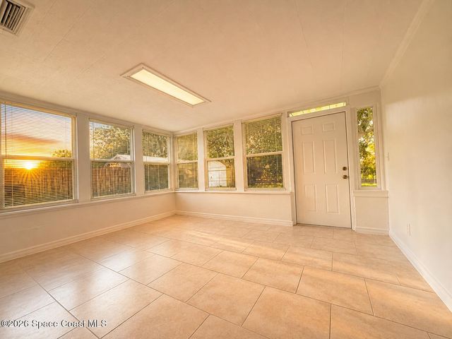 105 Primrose Lane SE, Melbourne, FL 32901