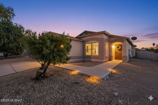 10008 E Arizona Sunset Drive, Tucson, AZ 85747