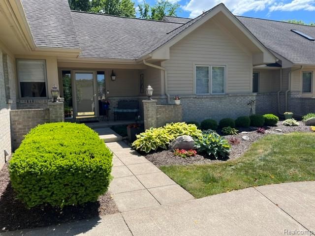 4514 Ravenwood Drive, Grand Blanc, MI 48439