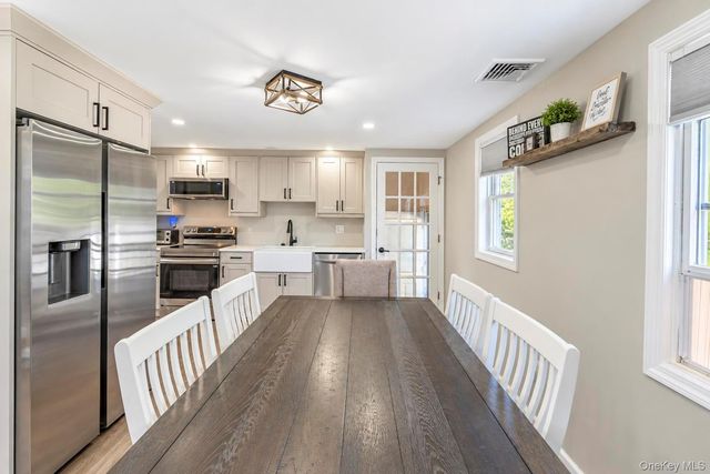 11 Oak Street, Nesconset, NY 11767
