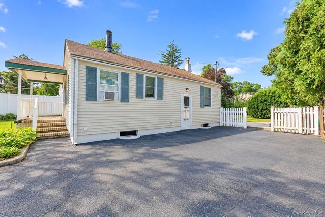 11 Oak Street, Nesconset, NY 11767