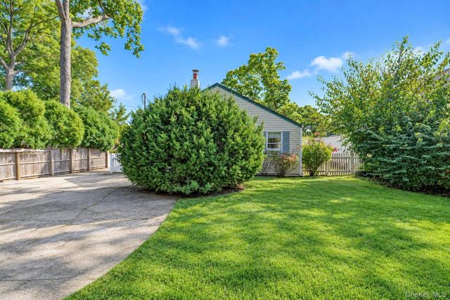 11 Oak Street, Nesconset, NY 11767