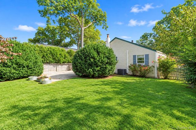 11 Oak Street, Nesconset, NY 11767