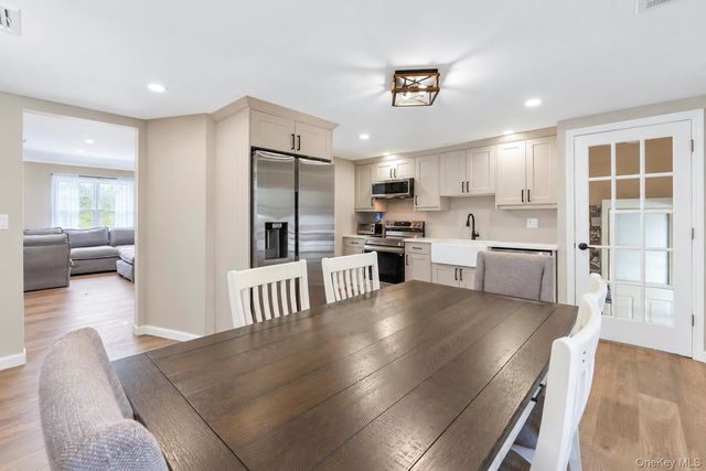 11 Oak Street, Nesconset, NY 11767