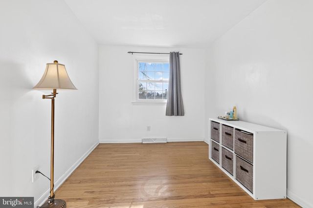 1921 SAINT REGIS LN, Lancaster, PA 17603