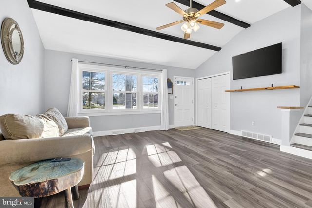 1921 SAINT REGIS LN, Lancaster, PA 17603