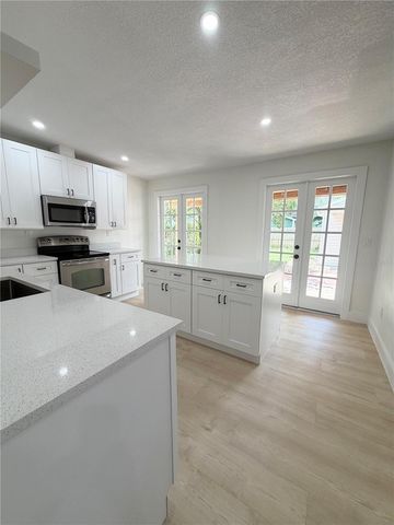 104 W LAMBRIGHT STREET, Tampa, FL 33604