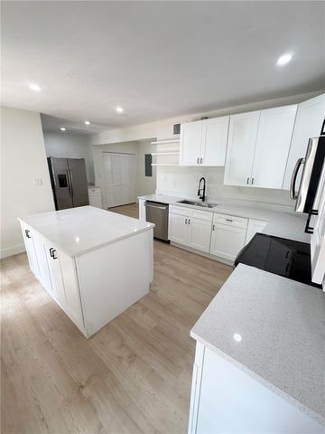 104 W LAMBRIGHT STREET, Tampa, FL 33604