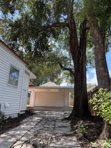 104 W LAMBRIGHT STREET, Tampa, FL 33604